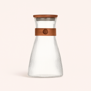 Design Glaskaraffel med Trædetaljer og Rillet Finish – Perfekt til Moderne Servering